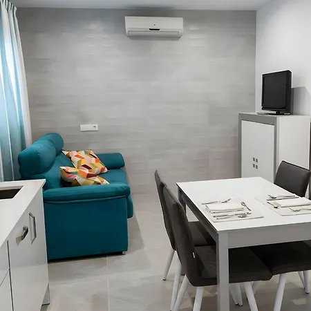 Apartamento Con Wifi Y Terraza Cerca Del Centro Y La Playa Conil De La Frontera