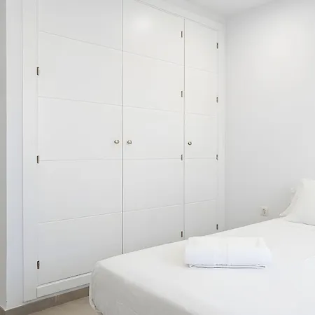 Apartamento Con Wifi Y Terraza Cerca Del Centro Y La Playa